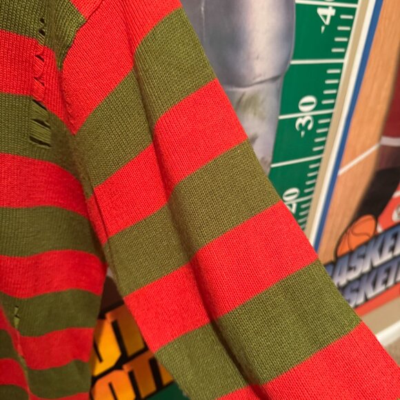 Vintage-Like Nightmare On Elm Street Freddy Krueger Sweater Hot Topic (Men's XL) - Picture 7 of 16